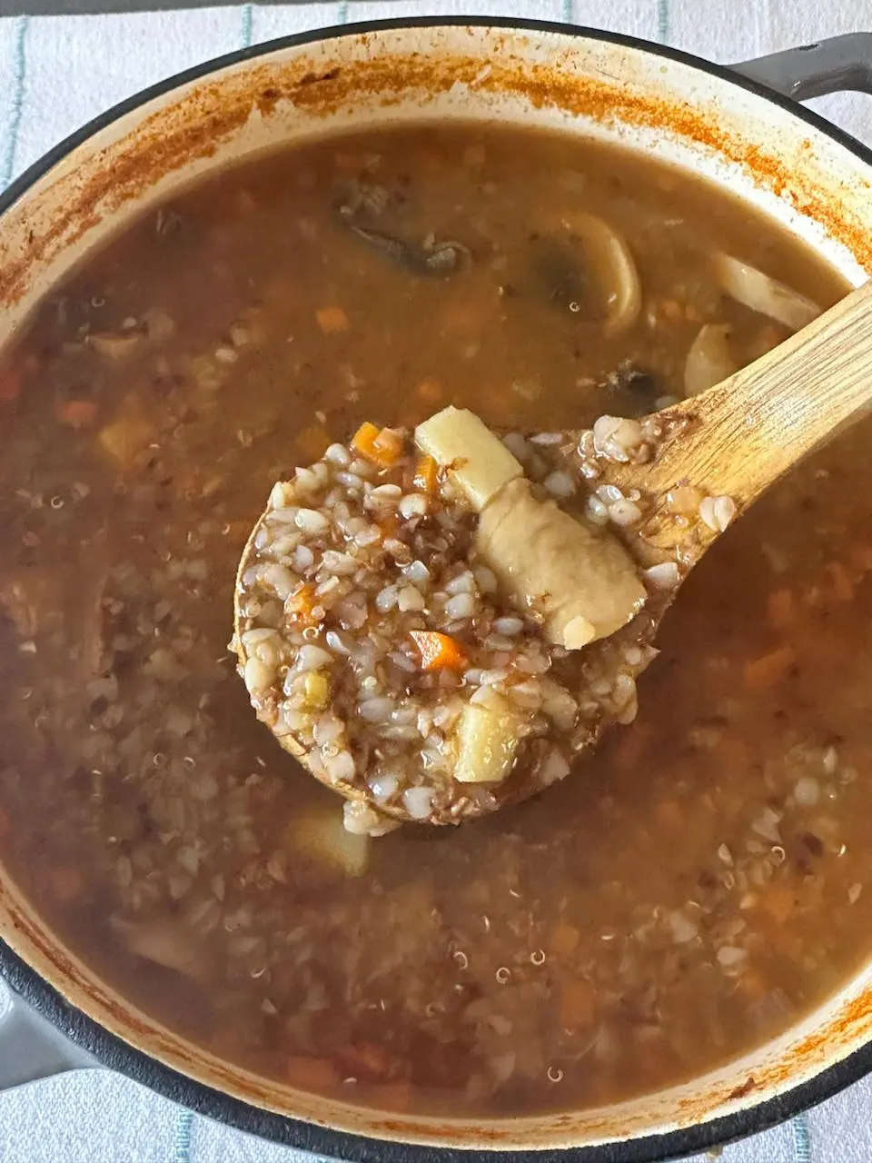 Суп с гречкой и киноа