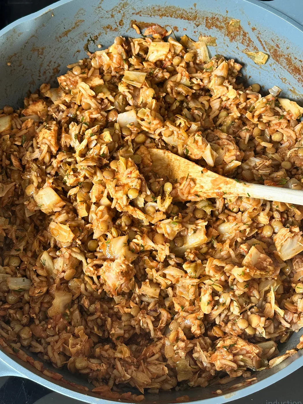 Капуста с чечевицей, рисом и запечённой сёмгой