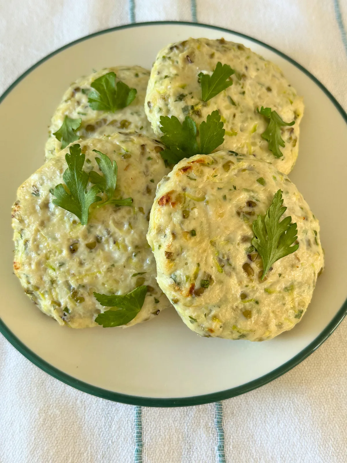 Куриные котлеты с машем и кабачком