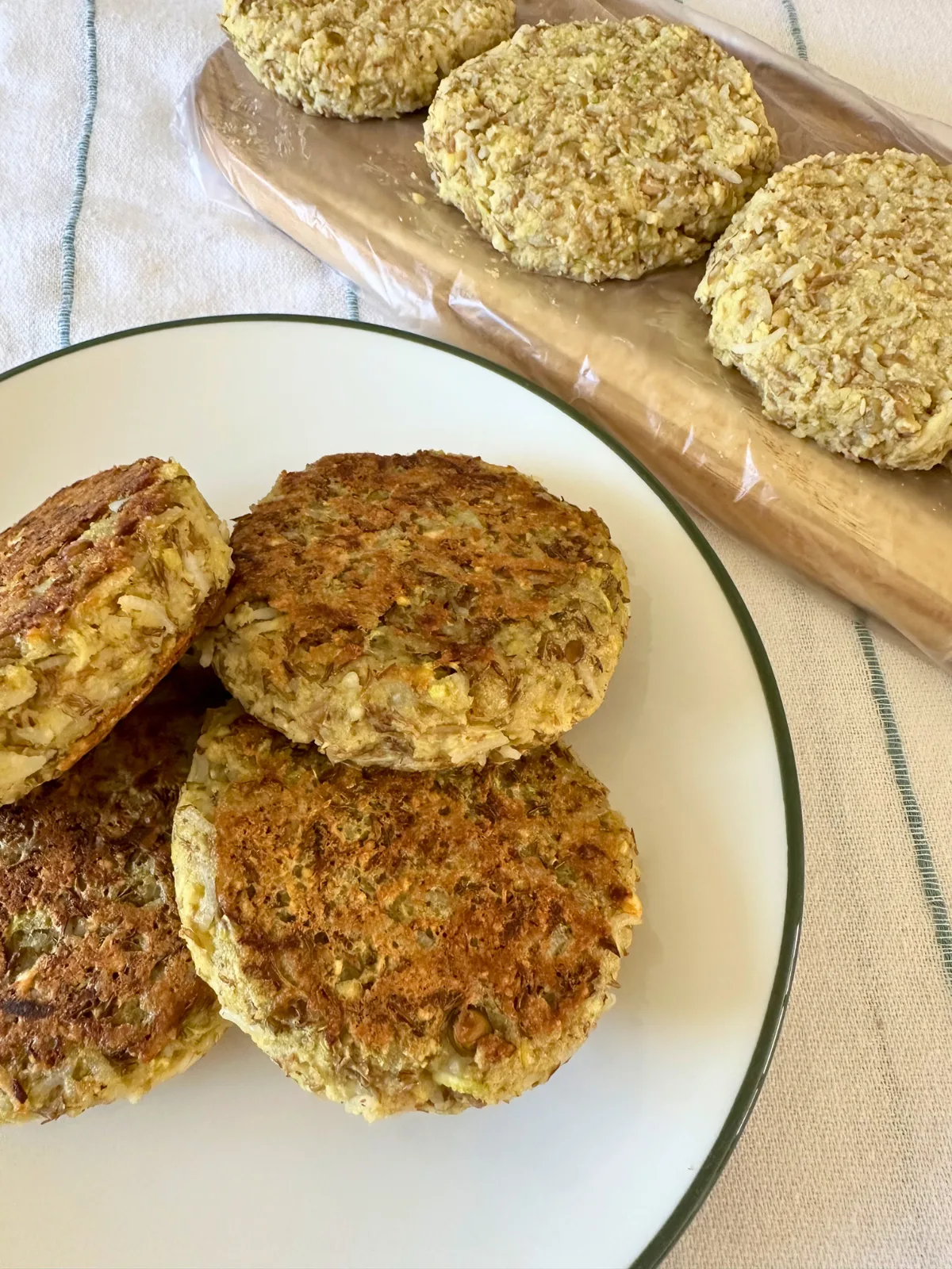 Котлеты из зеленой чечевицы с рисом